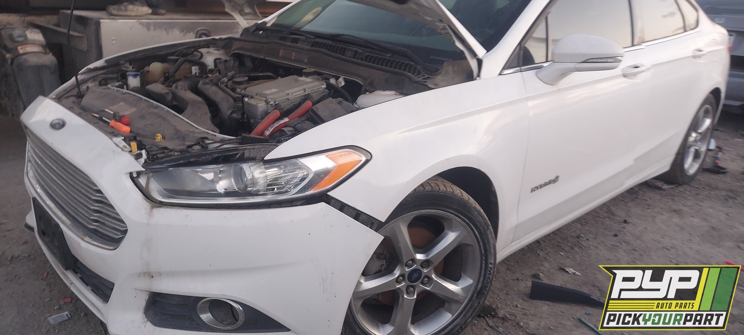 2014 FORD FUSION available for parts
