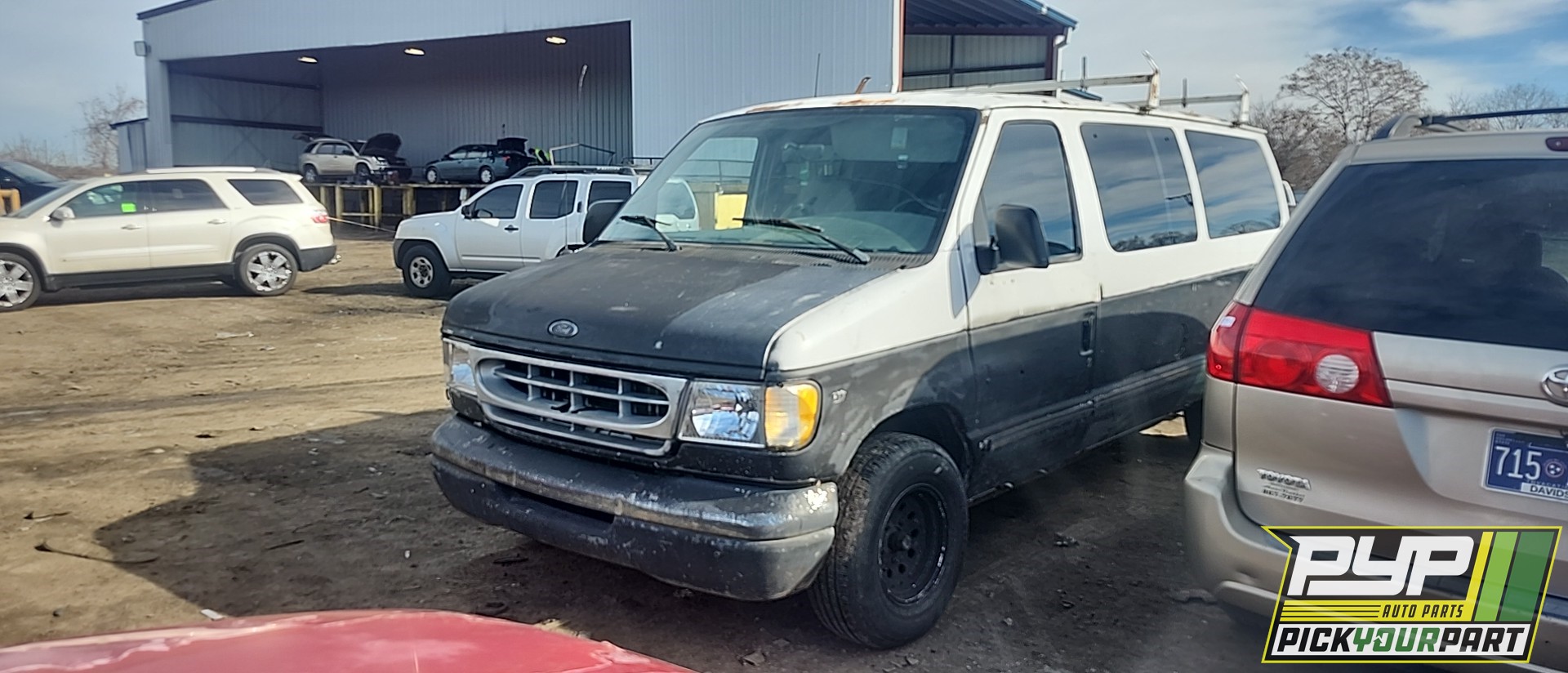 1999 FORD E-150 ECONOLINE CLUB WAGON available for parts