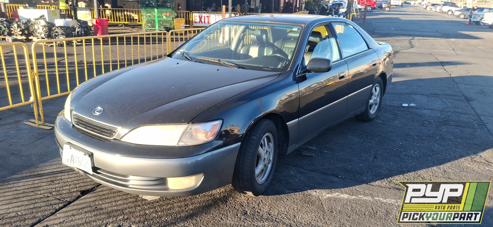 1998 LEXUS ES300 partes disponibles