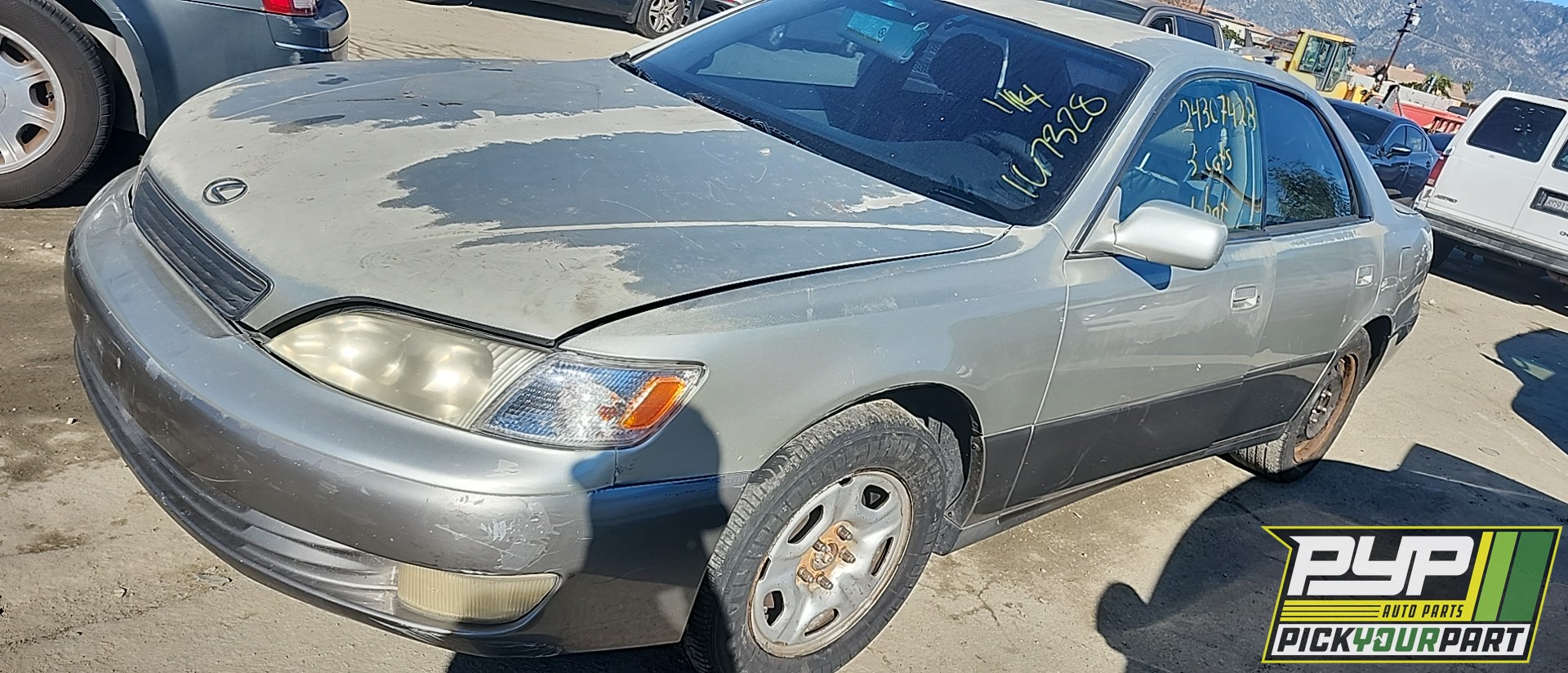 1998 LEXUS ES300 partes disponibles