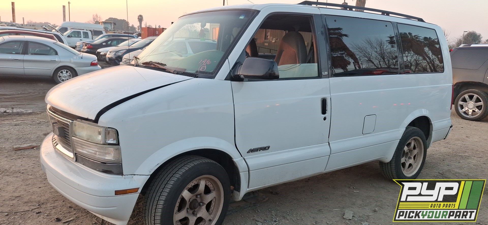 1999 CHEVROLET ASTRO available for parts