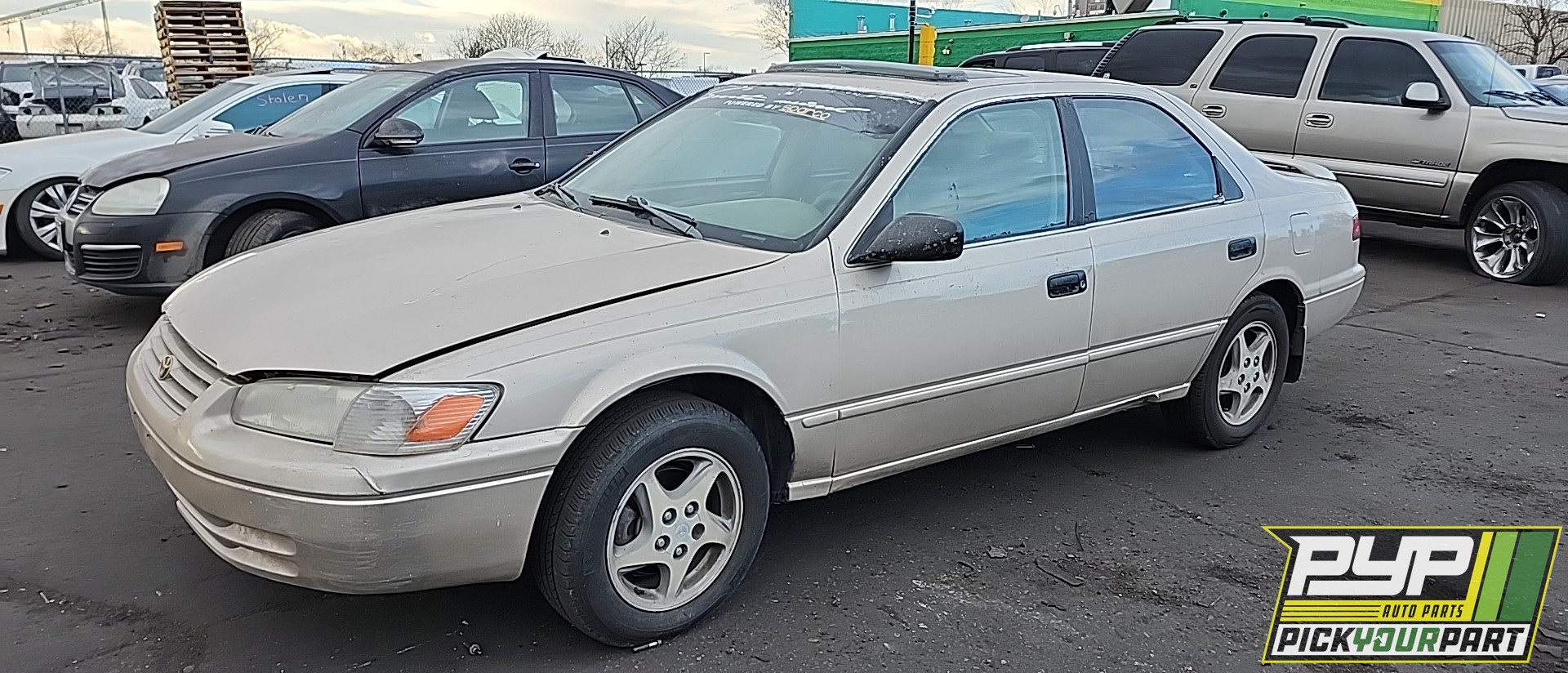 1998 TOYOTA CAMRY available for parts