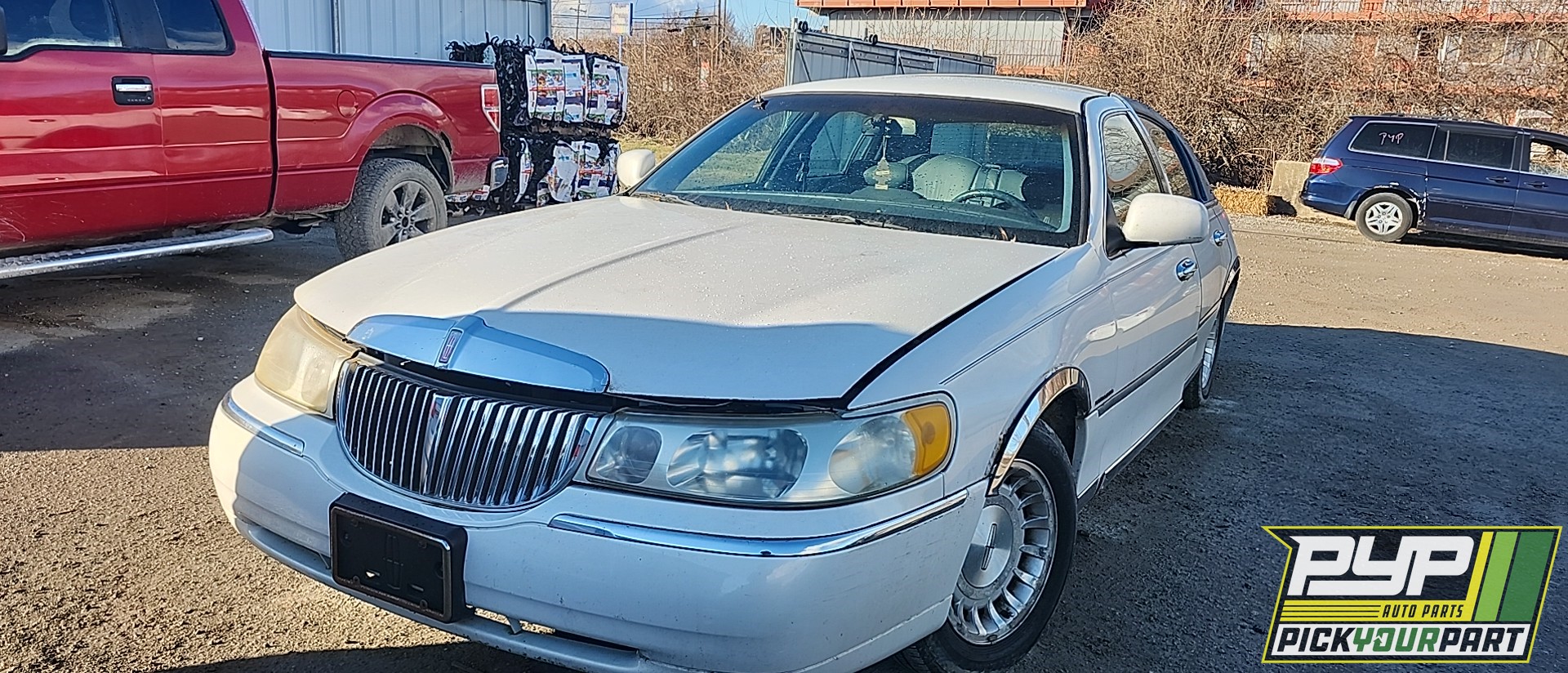 1998 LINCOLN TOWN CAR available for parts
