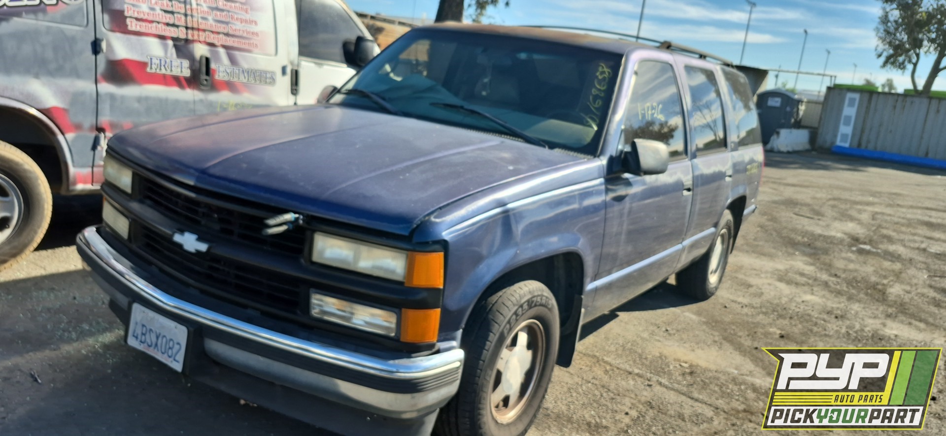 1998 CHEVROLET TAHOE available for parts