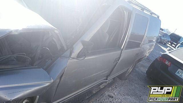 1999 GMC C1500 SUBURBAN partes disponibles
