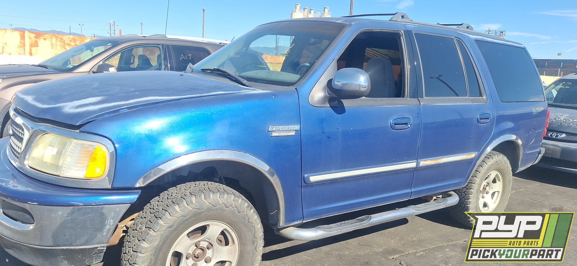1997 FORD EXPEDITION available for parts