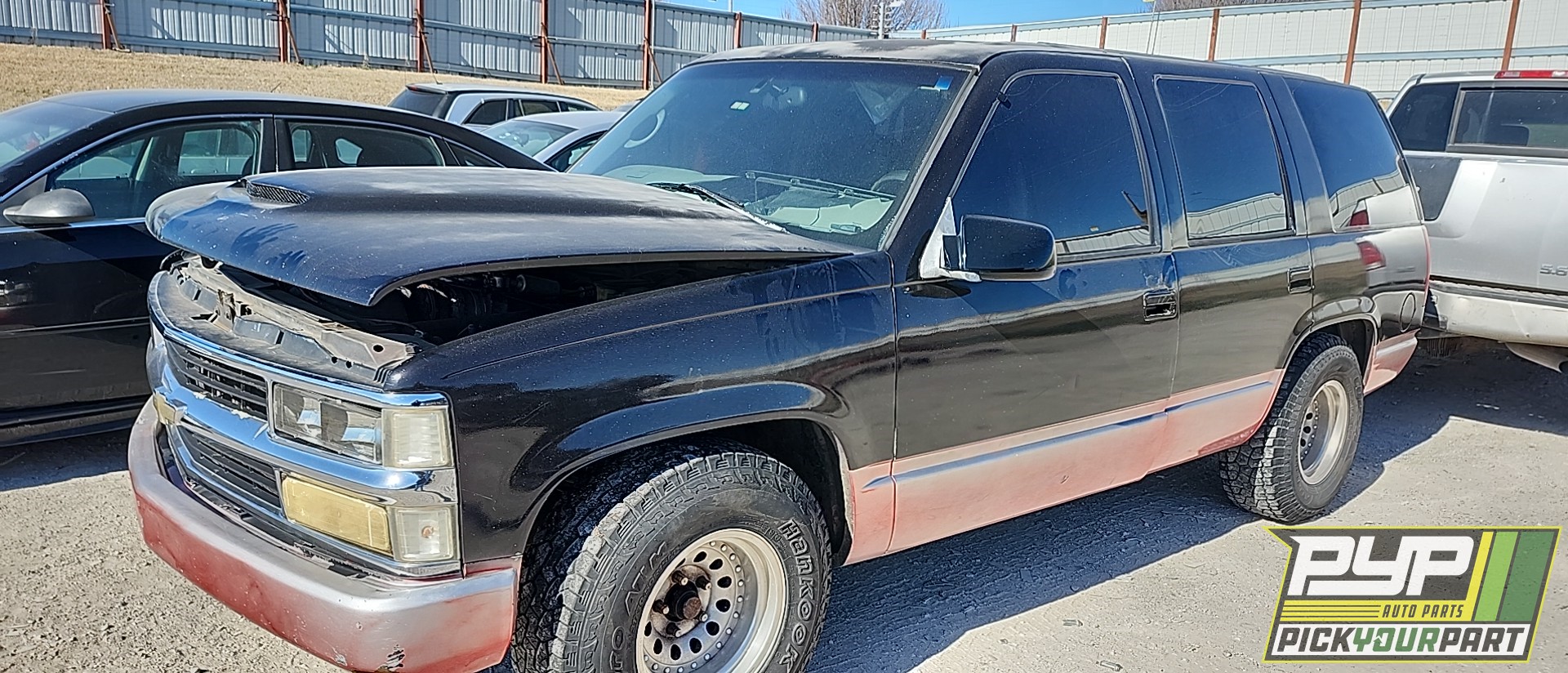 1999 CHEVROLET TAHOE available for parts
