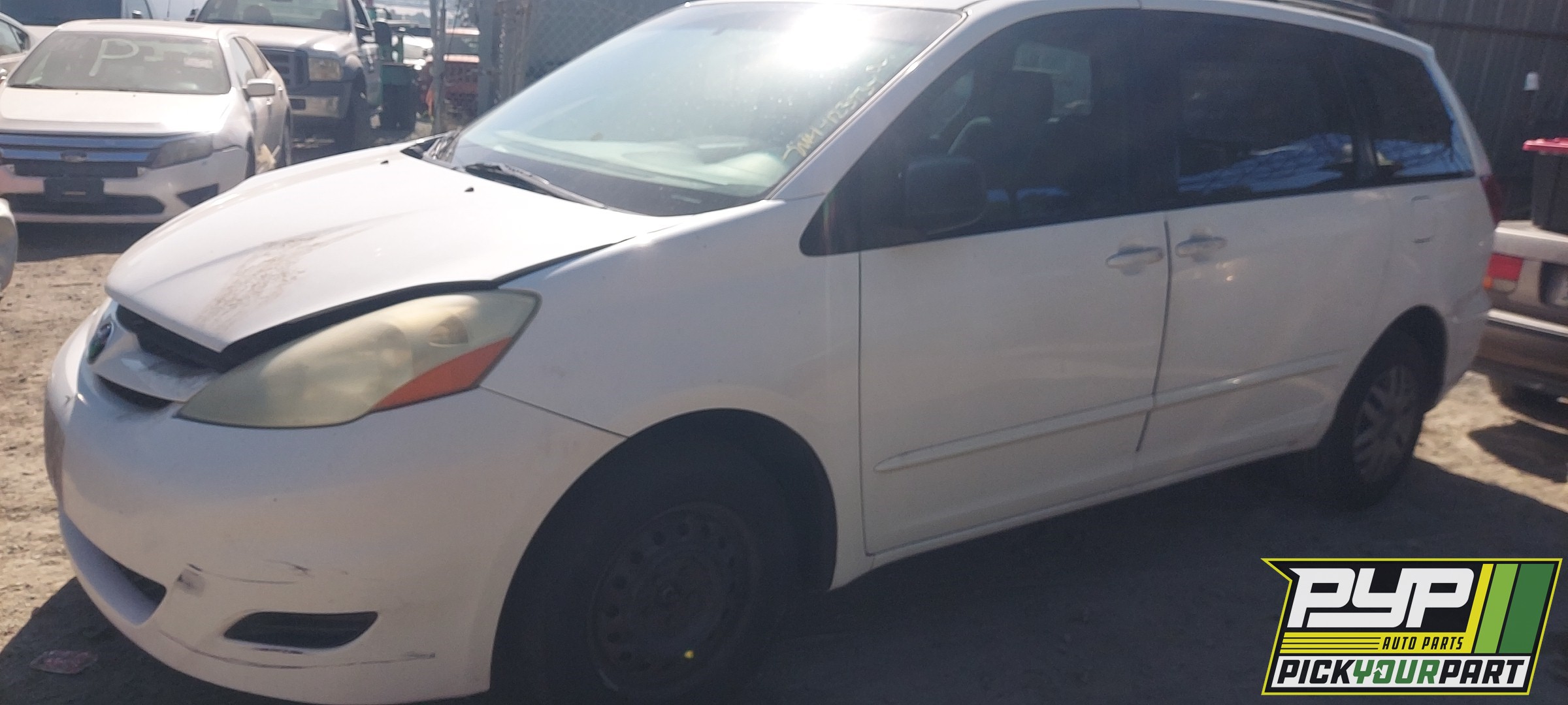2006 TOYOTA SIENNA available for parts