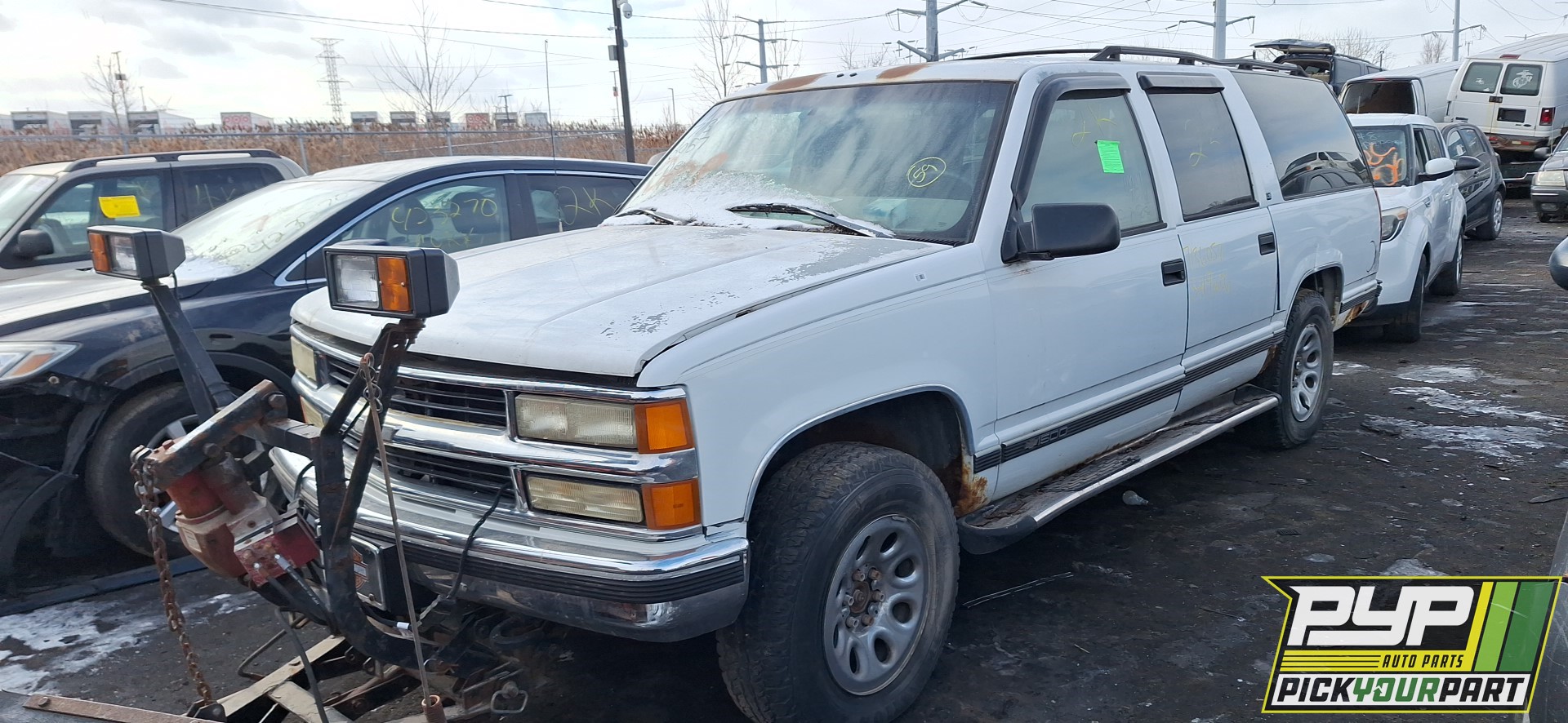1999 CHEVROLET K1500 SUBURBAN available for parts
