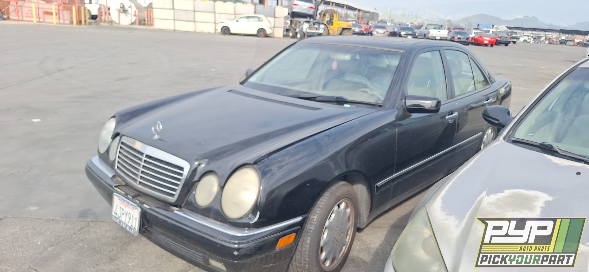 1999 MERCEDES-BENZ E320 available for parts