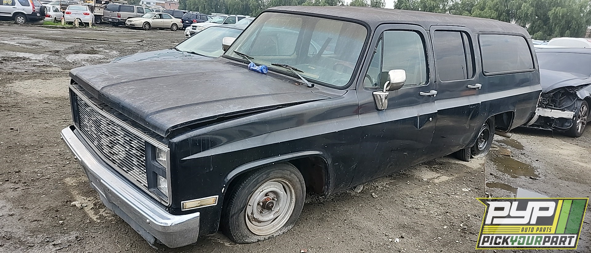 1987 CHEVROLET R10 SUBURBAN partes disponibles