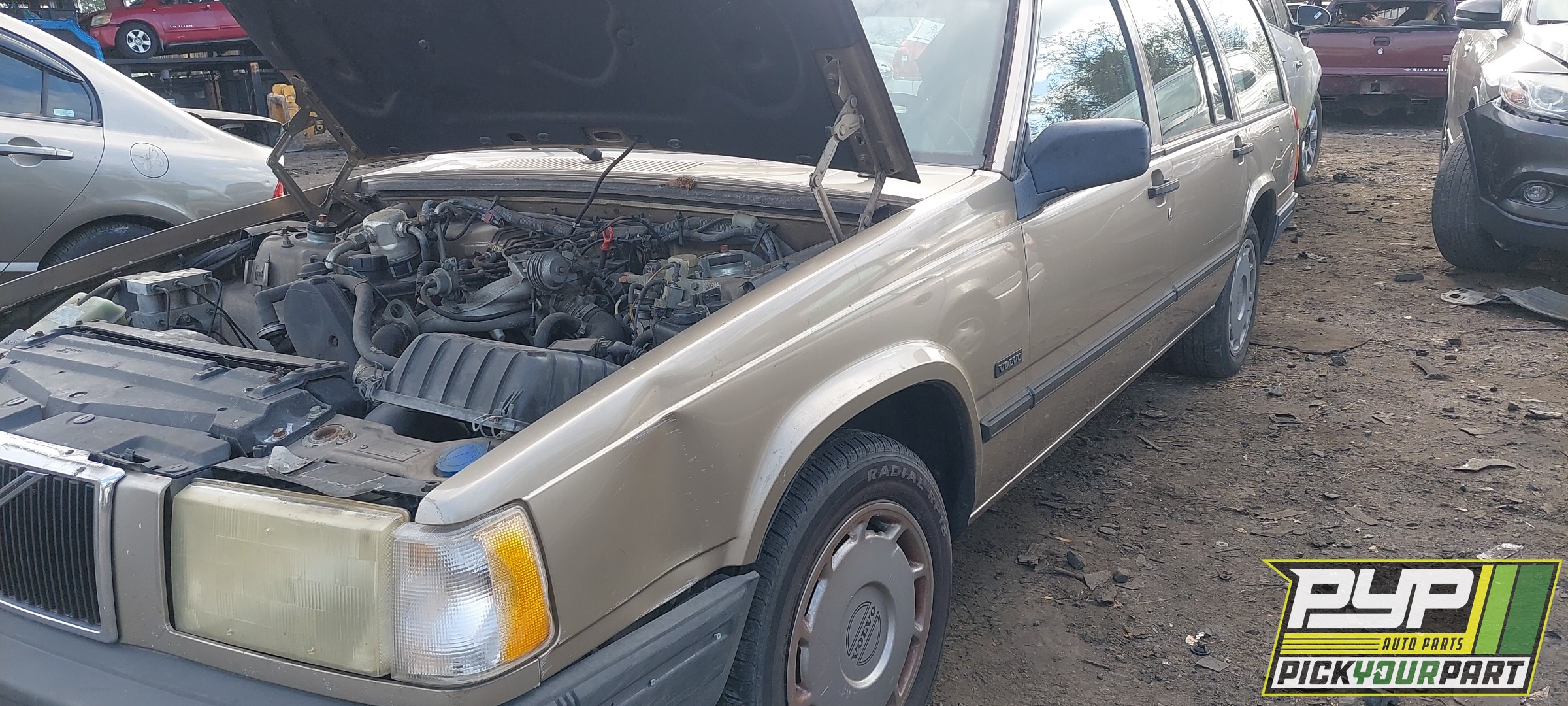 1995 VOLVO 940 available for parts