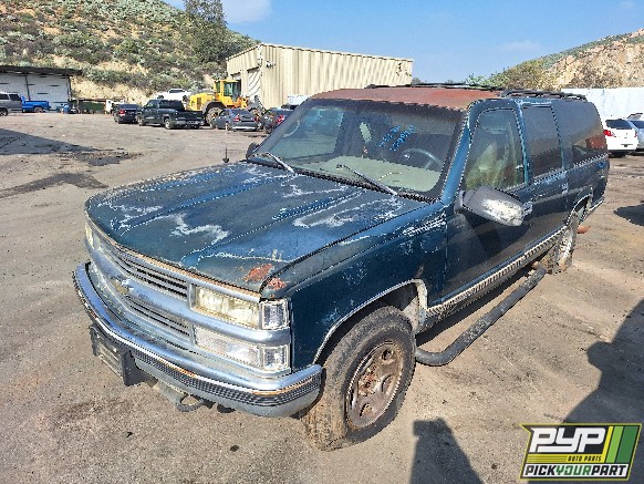 1995 CHEVROLET K1500 SUBURBAN available for parts