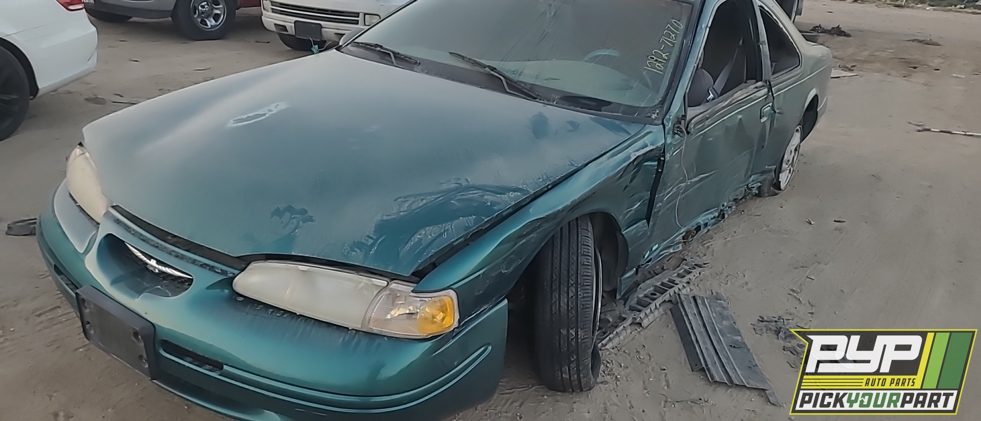 1996 FORD THUNDERBIRD available for parts