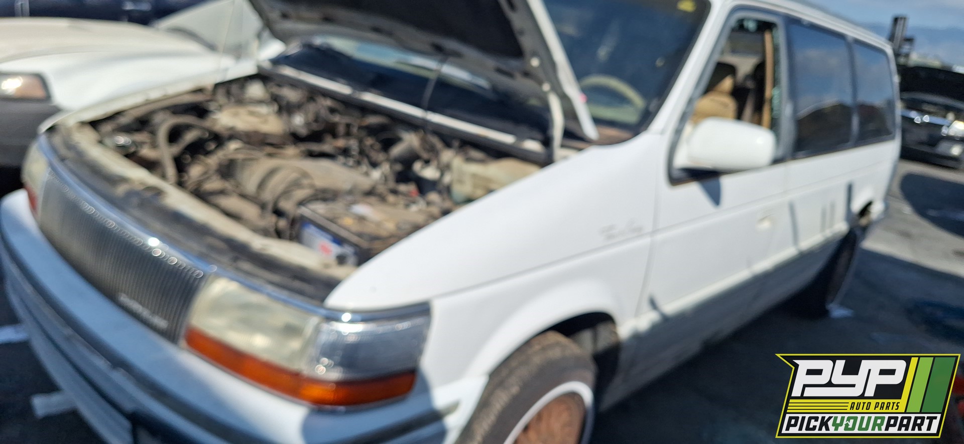 1993 CHRYSLER TOWN & COUNTRY available for parts
