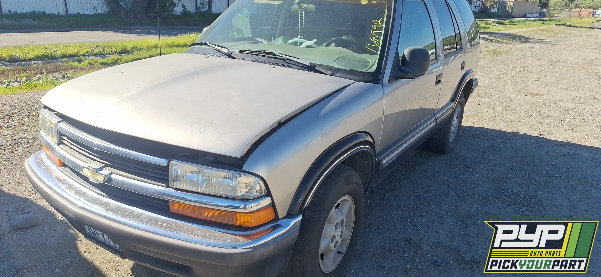 1998 CHEVROLET BLAZER available for parts