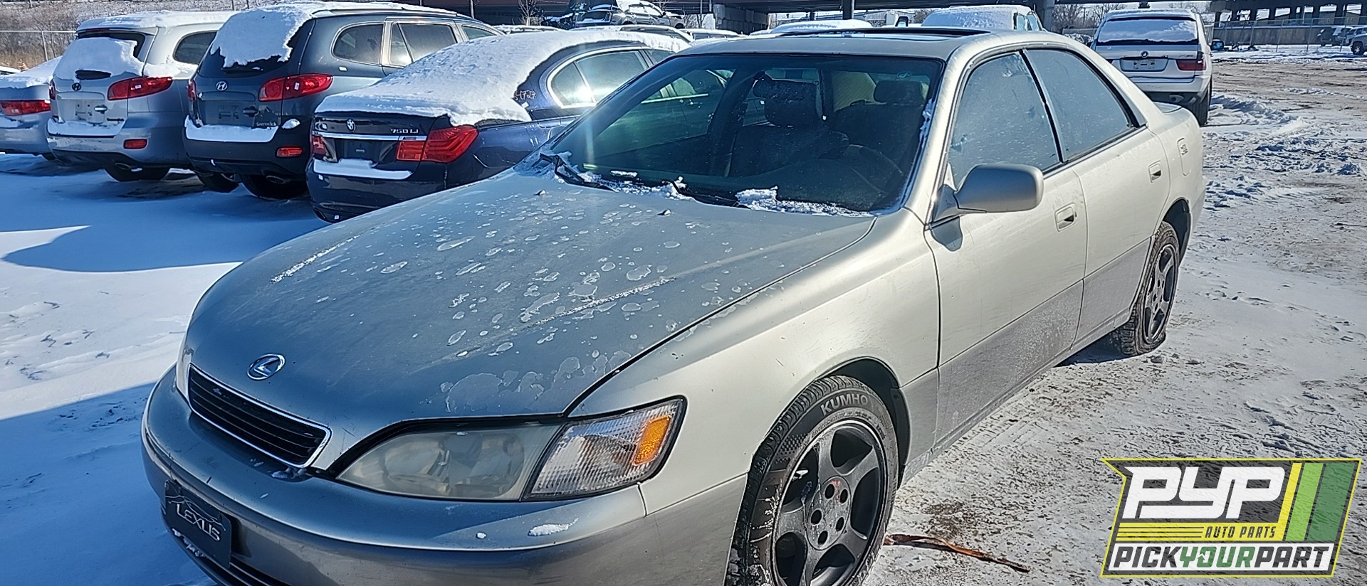 1999 LEXUS ES300 available for parts