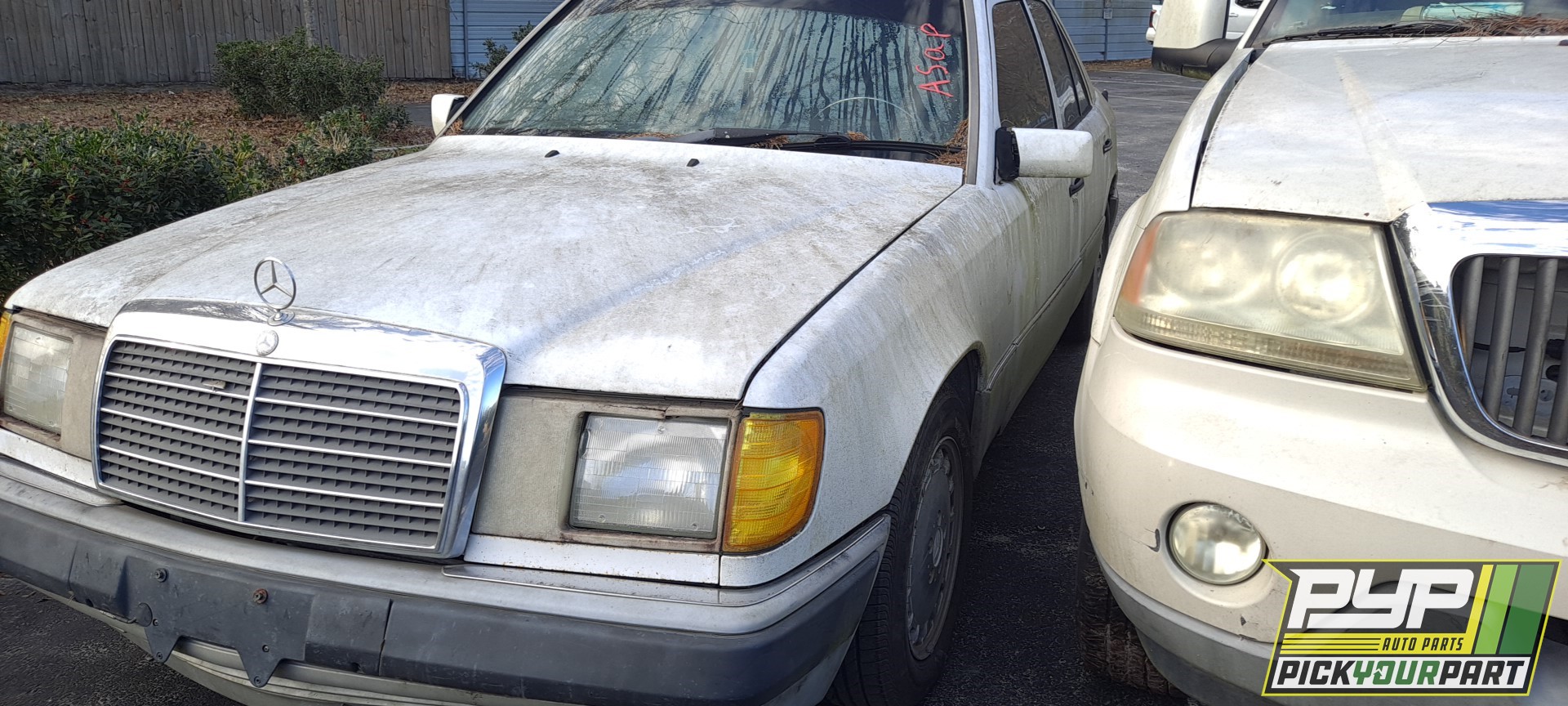 1993 MERCEDES-BENZ 300E available for parts