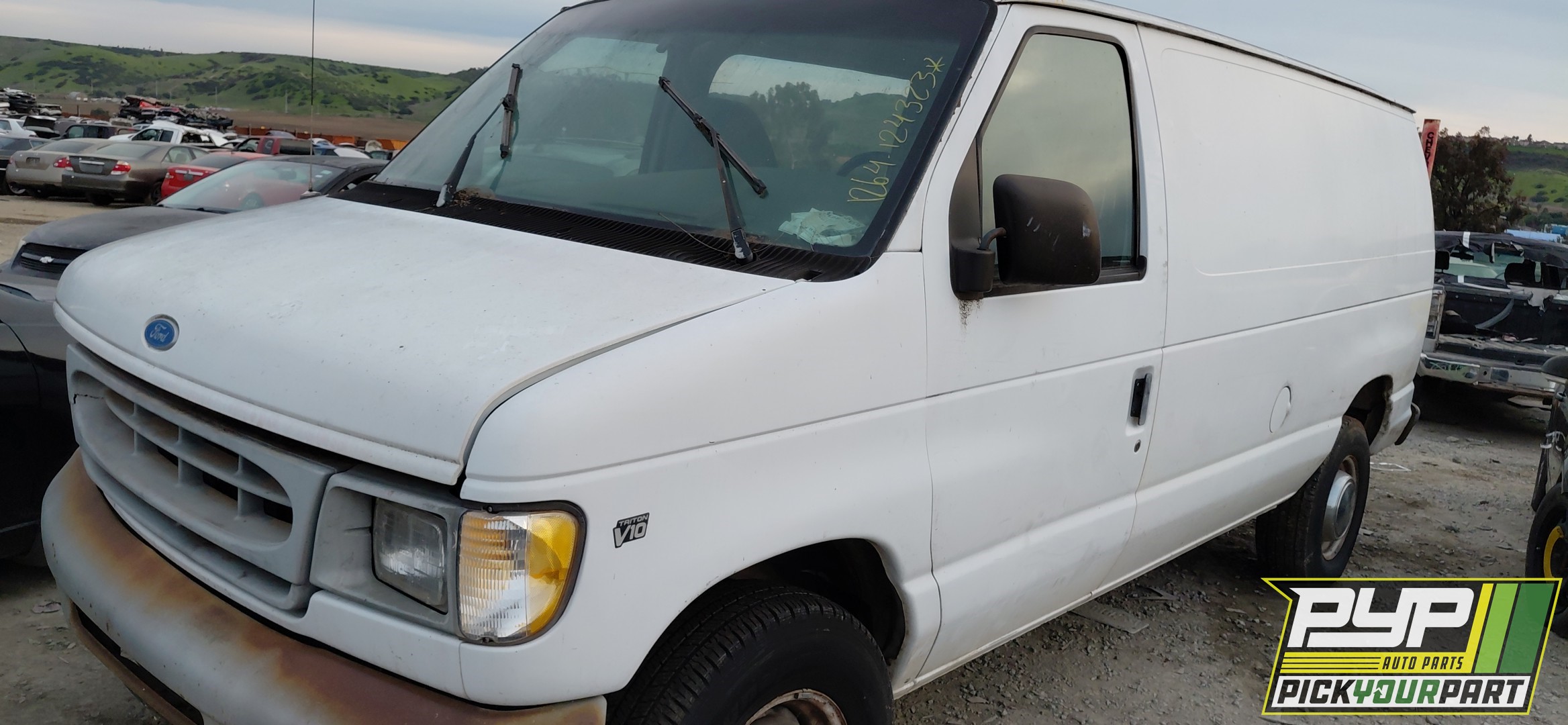 1997 FORD E-350 ECONOLINE available for parts