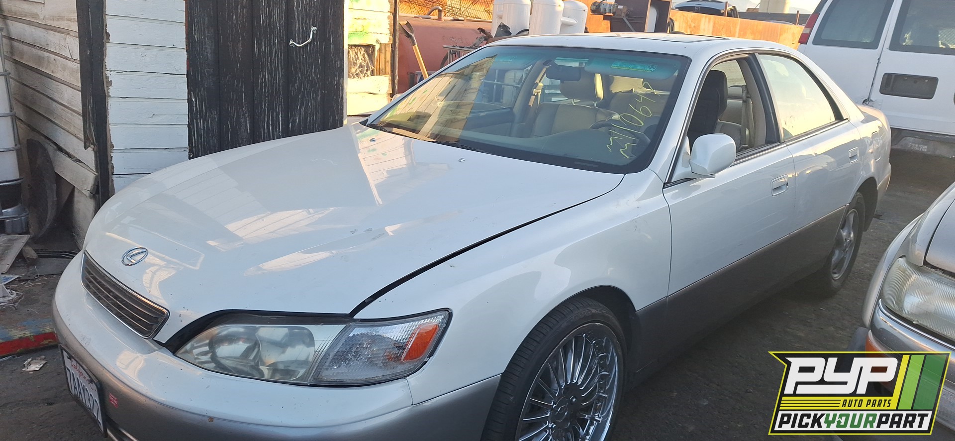 1998 LEXUS ES300 partes disponibles