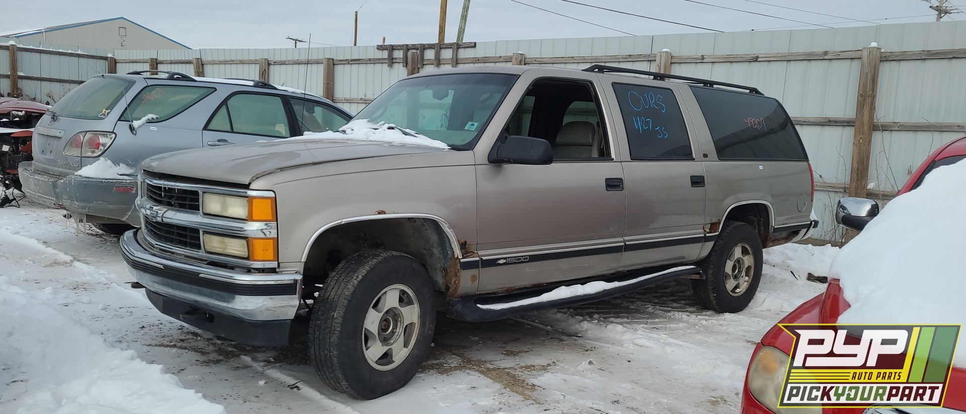 1999 CHEVROLET K1500 SUBURBAN available for parts