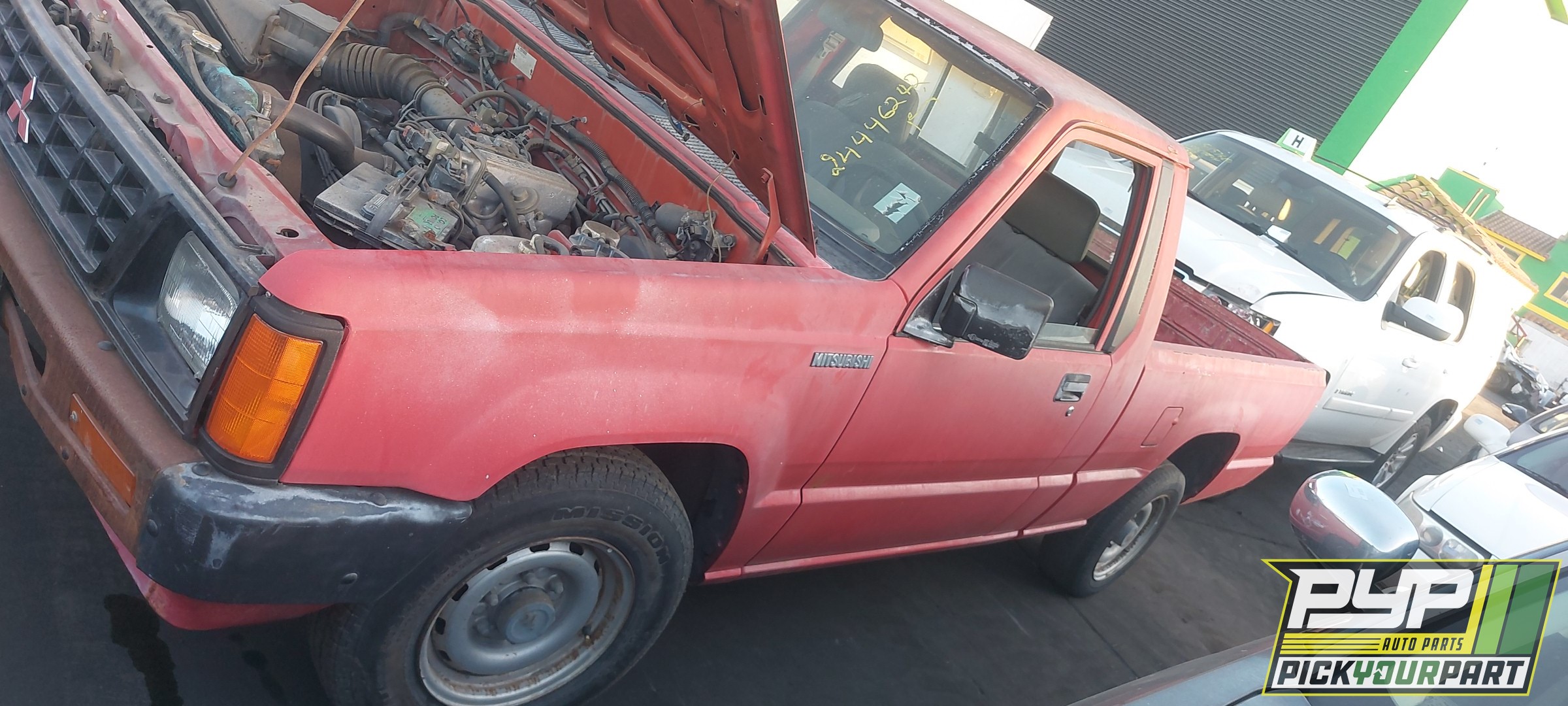 1992 MITSUBISHI MIGHTY MAX available for parts