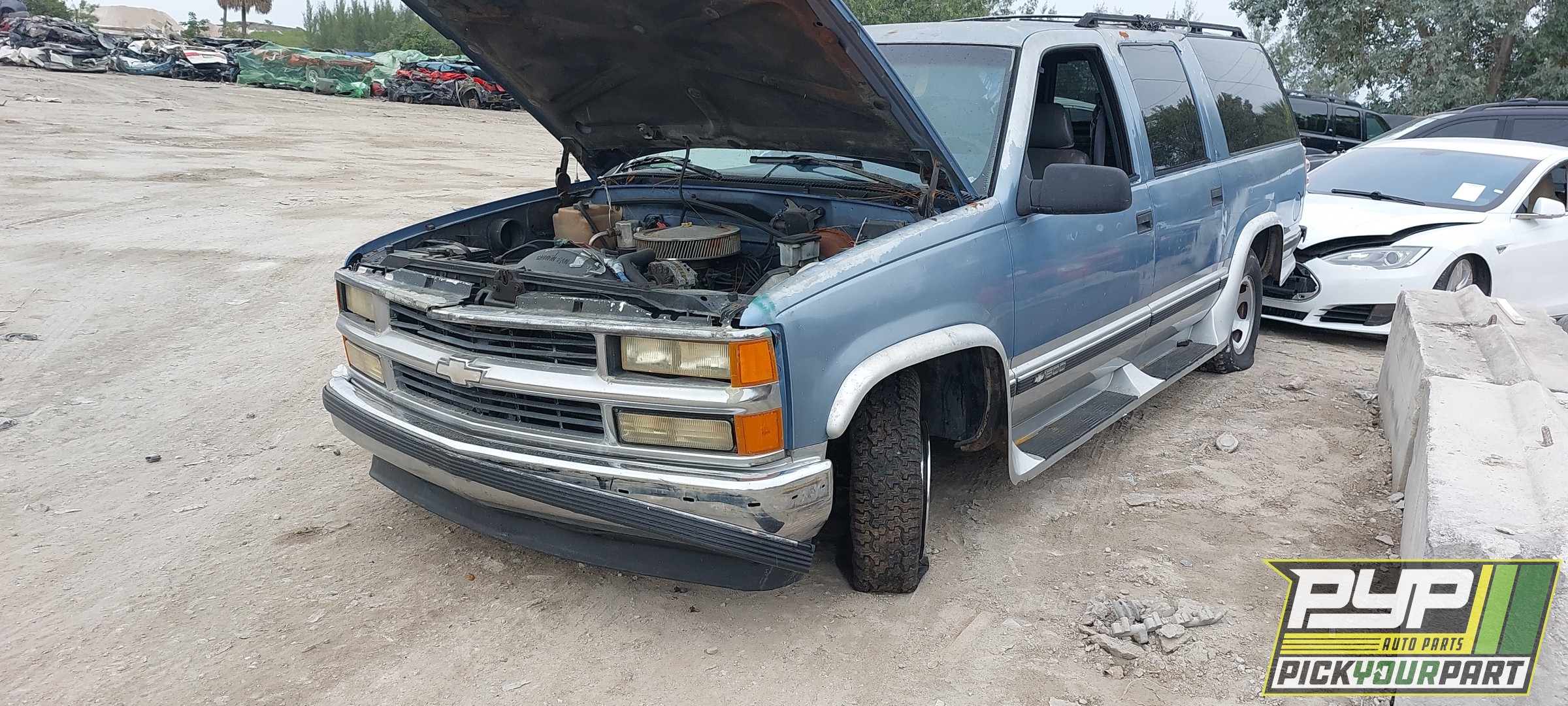 1995 CHEVROLET C1500 SUBURBAN partes disponibles