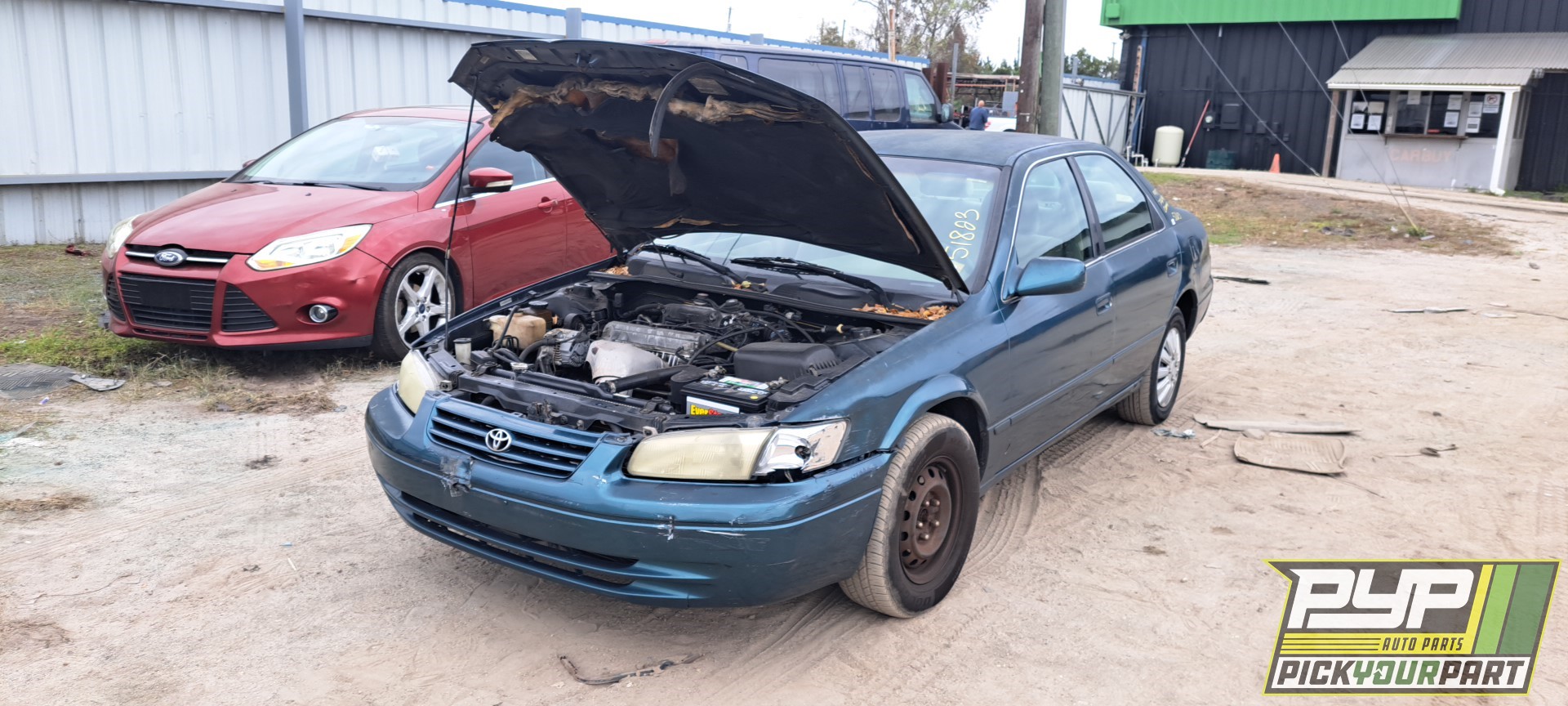 1997 TOYOTA CAMRY available for parts