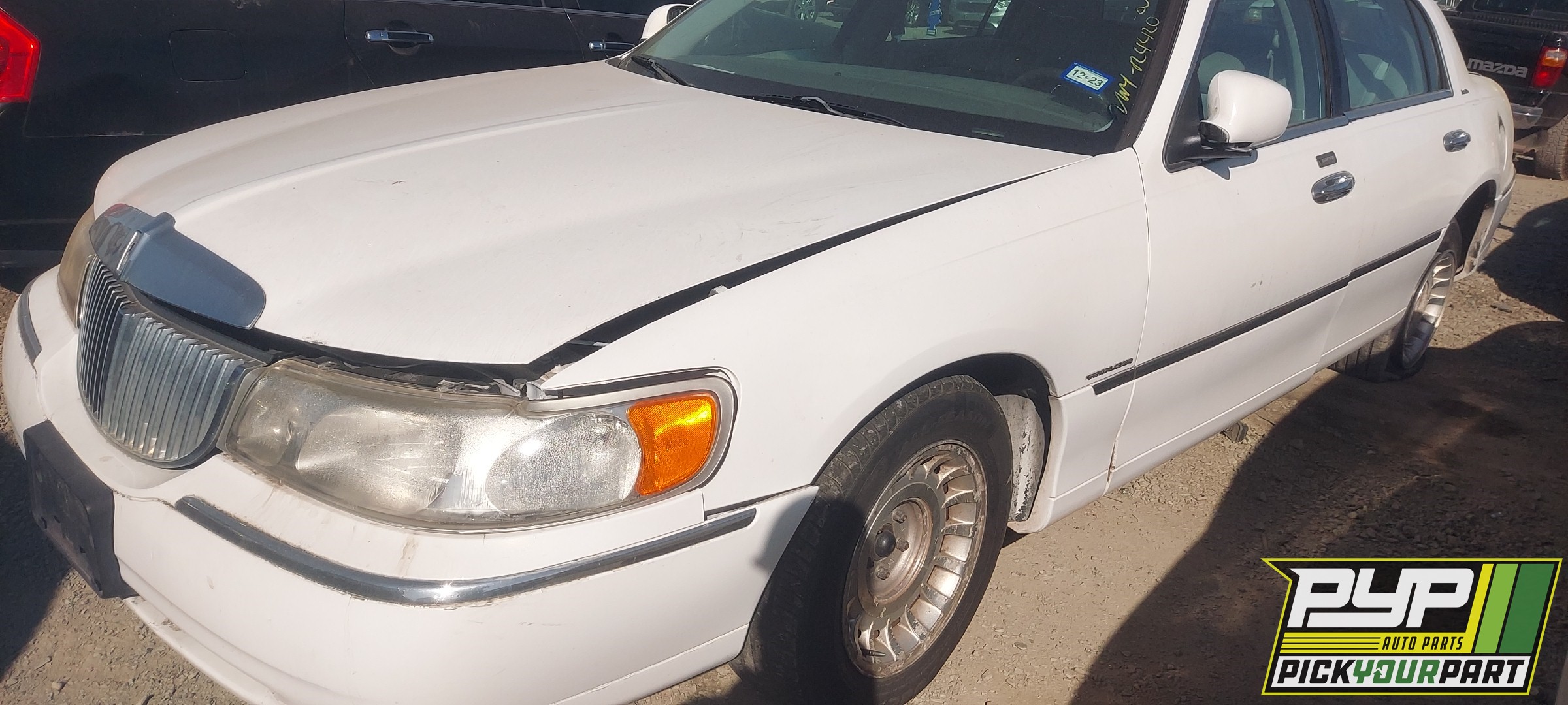 1999 LINCOLN TOWN CAR available for parts