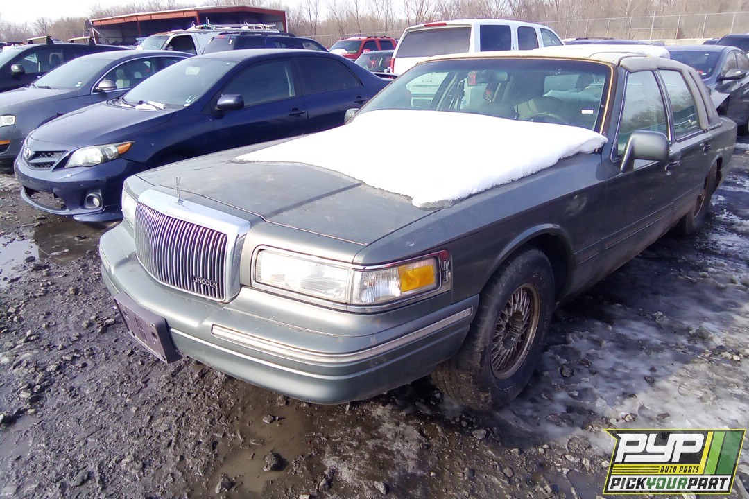 1997 LINCOLN TOWN CAR available for parts