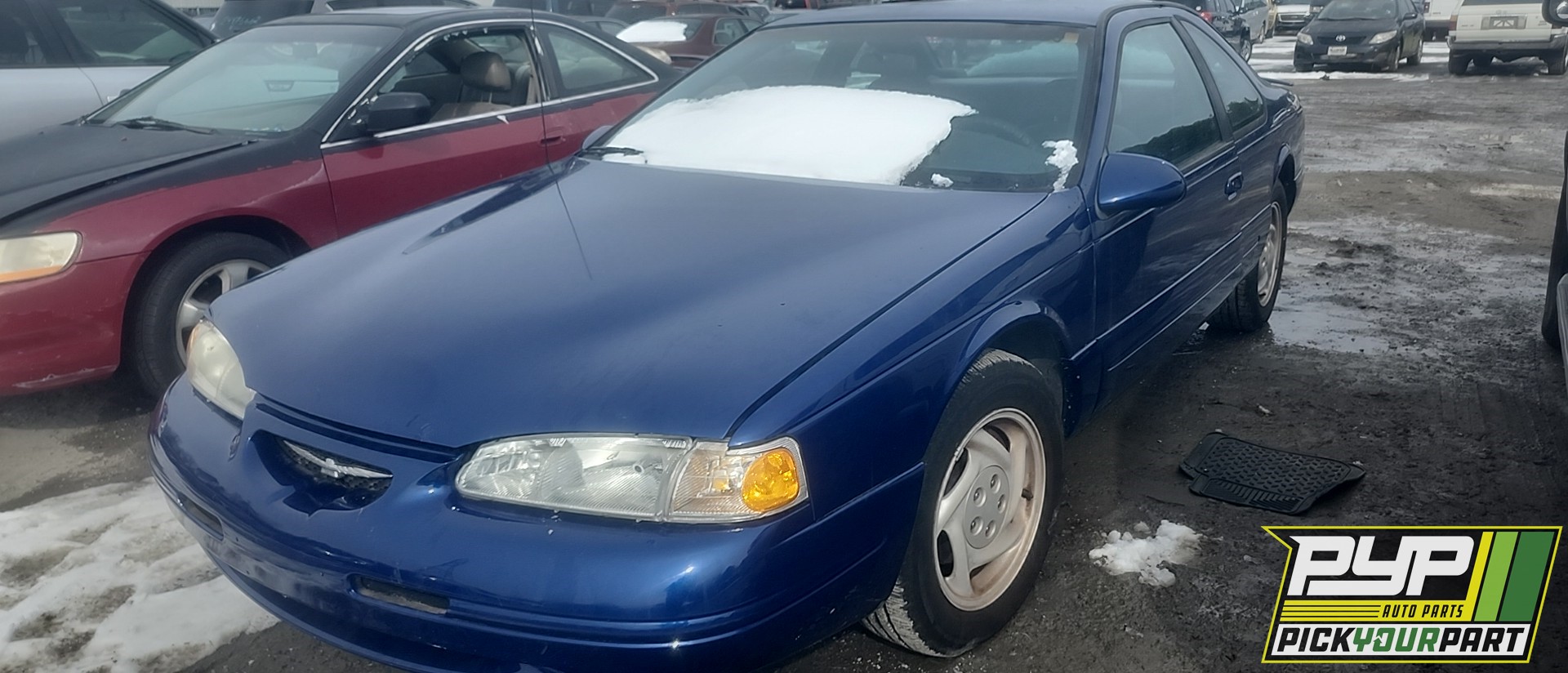 1997 FORD THUNDERBIRD available for parts