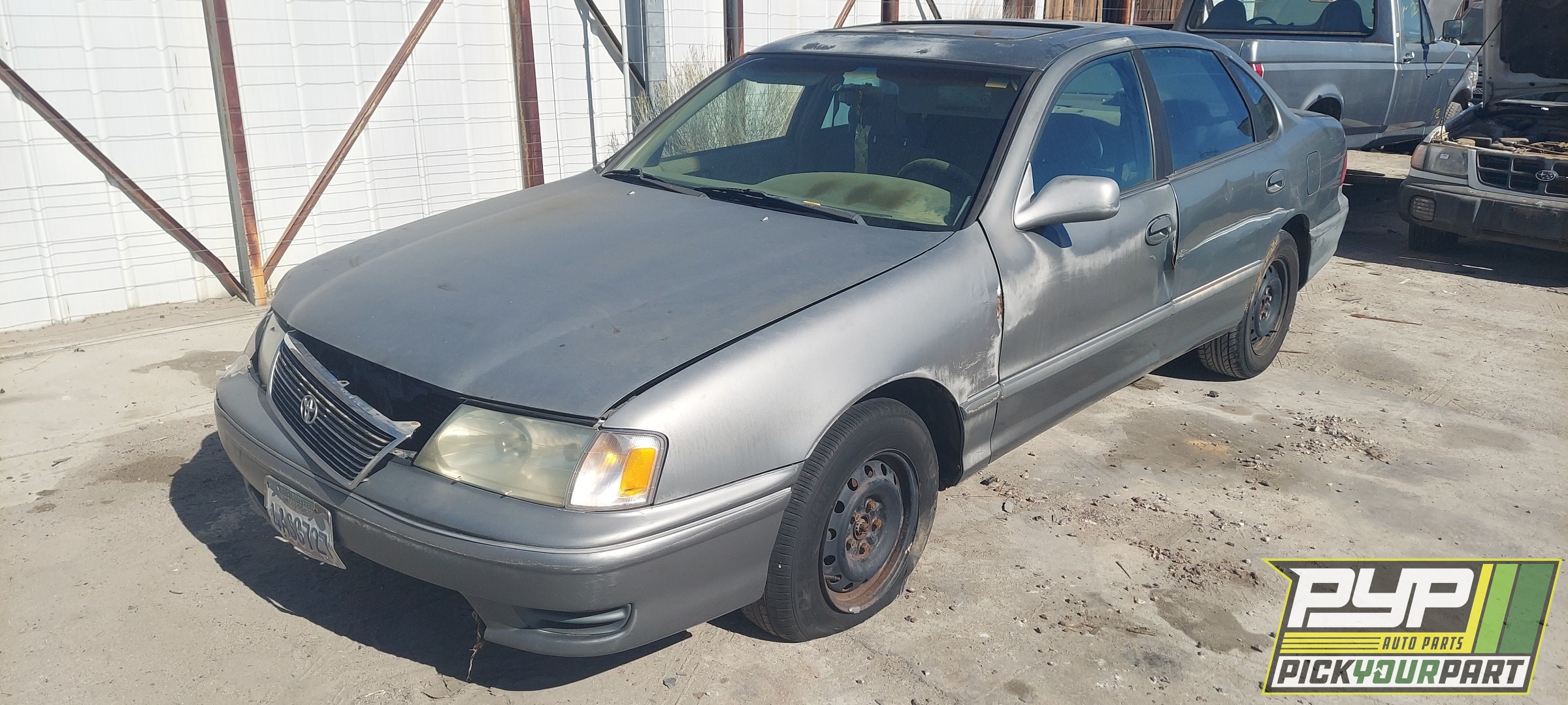 1998 TOYOTA AVALON available for parts