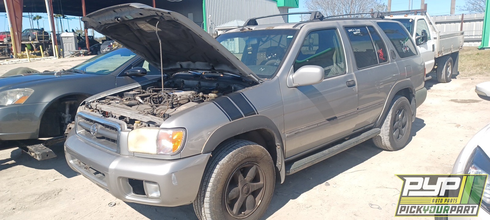 1999 NISSAN PATHFINDER available for parts