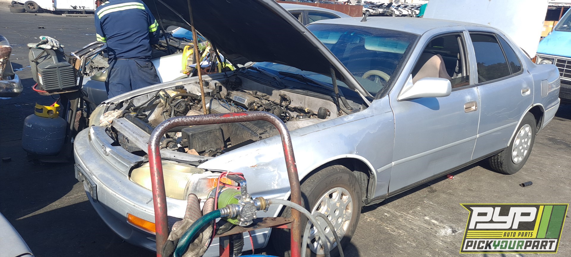 1995 TOYOTA CAMRY available for parts