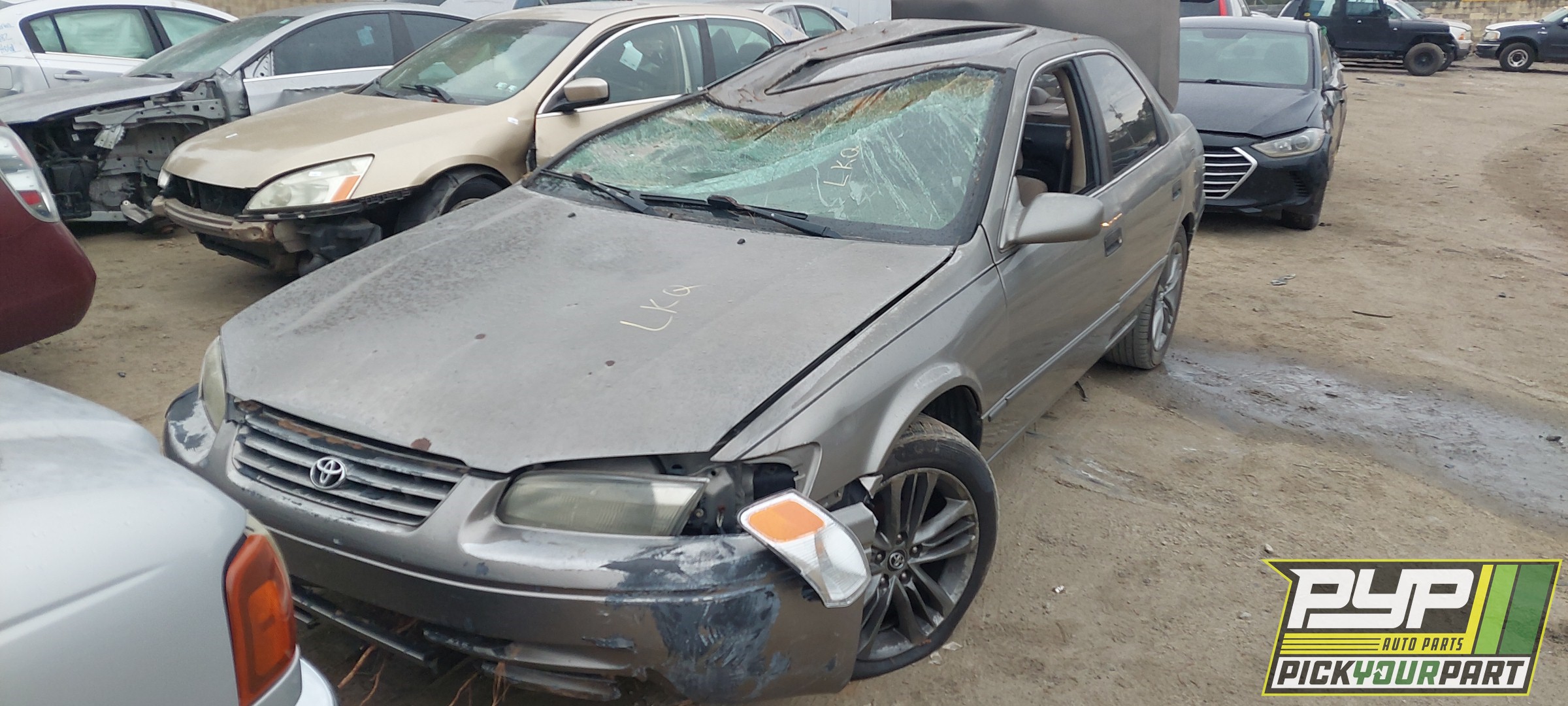 1997 TOYOTA CAMRY available for parts