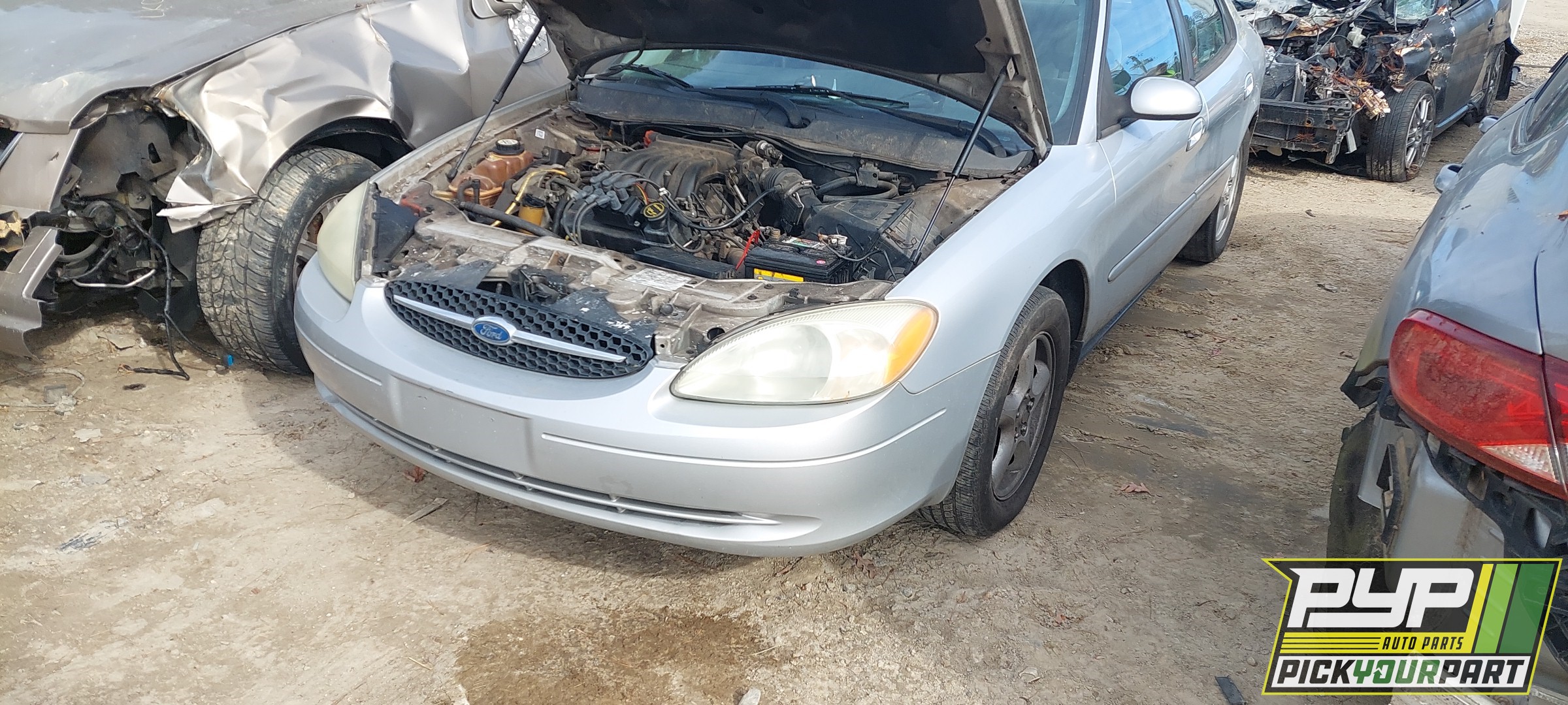 2003 FORD TAURUS available for parts