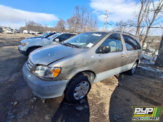 2002 TOYOTA SIENNA partes disponibles