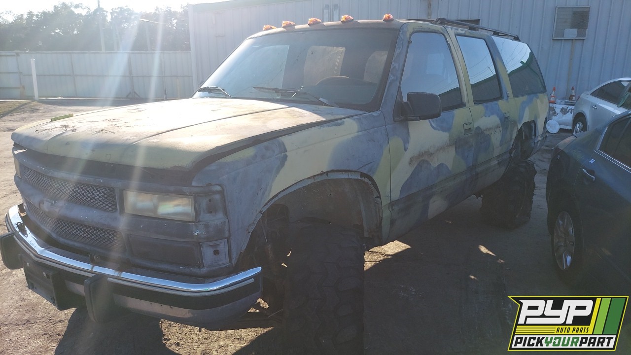 1993 GMC K1500 SUBURBAN available for parts