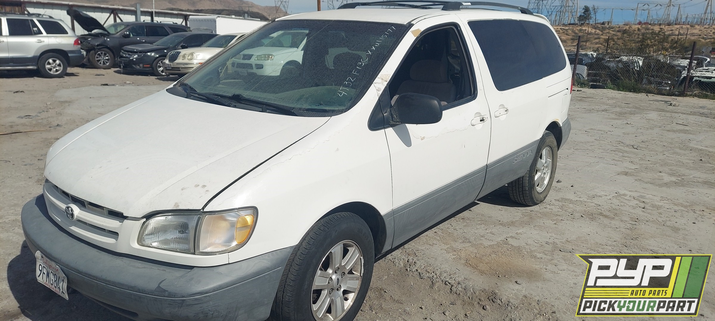 1999 TOYOTA SIENNA available for parts
