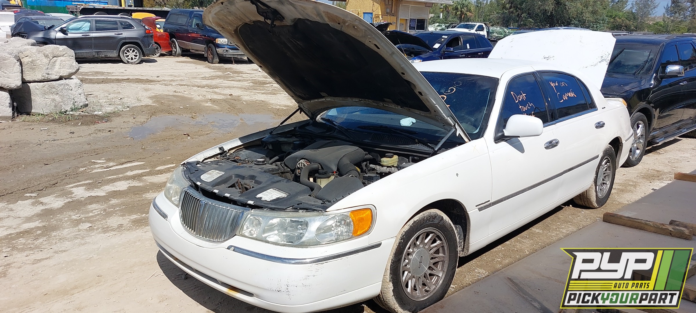 1999 LINCOLN TOWN CAR partes disponibles