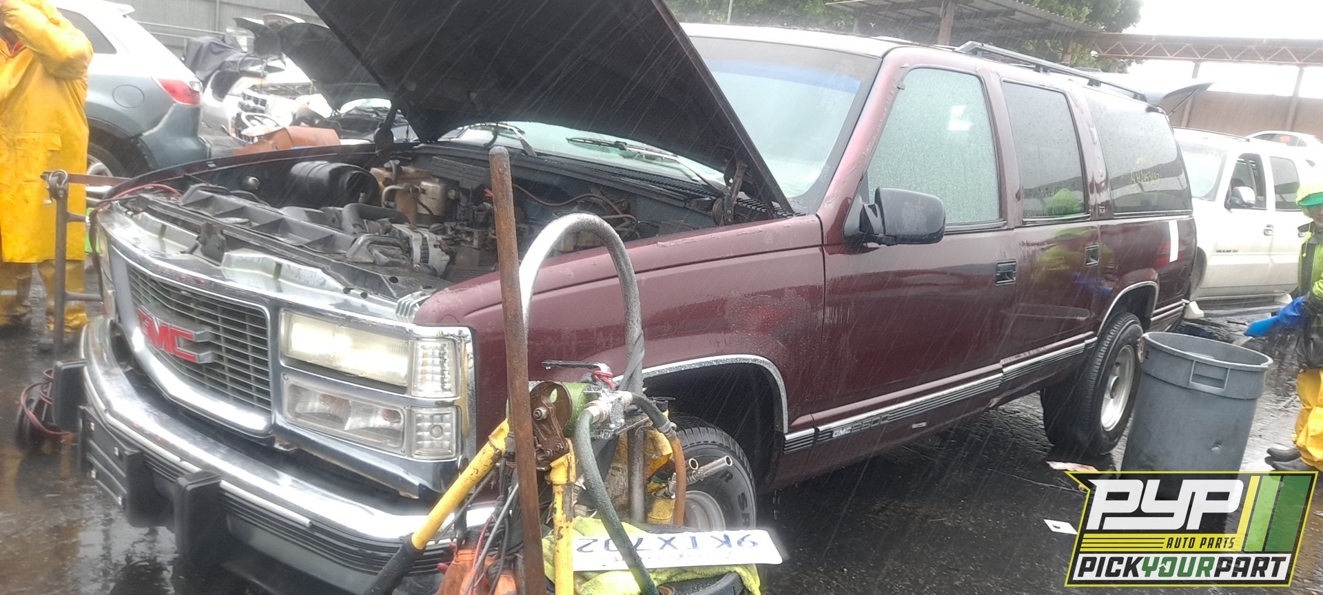 1993 GMC C2500 SUBURBAN partes disponibles