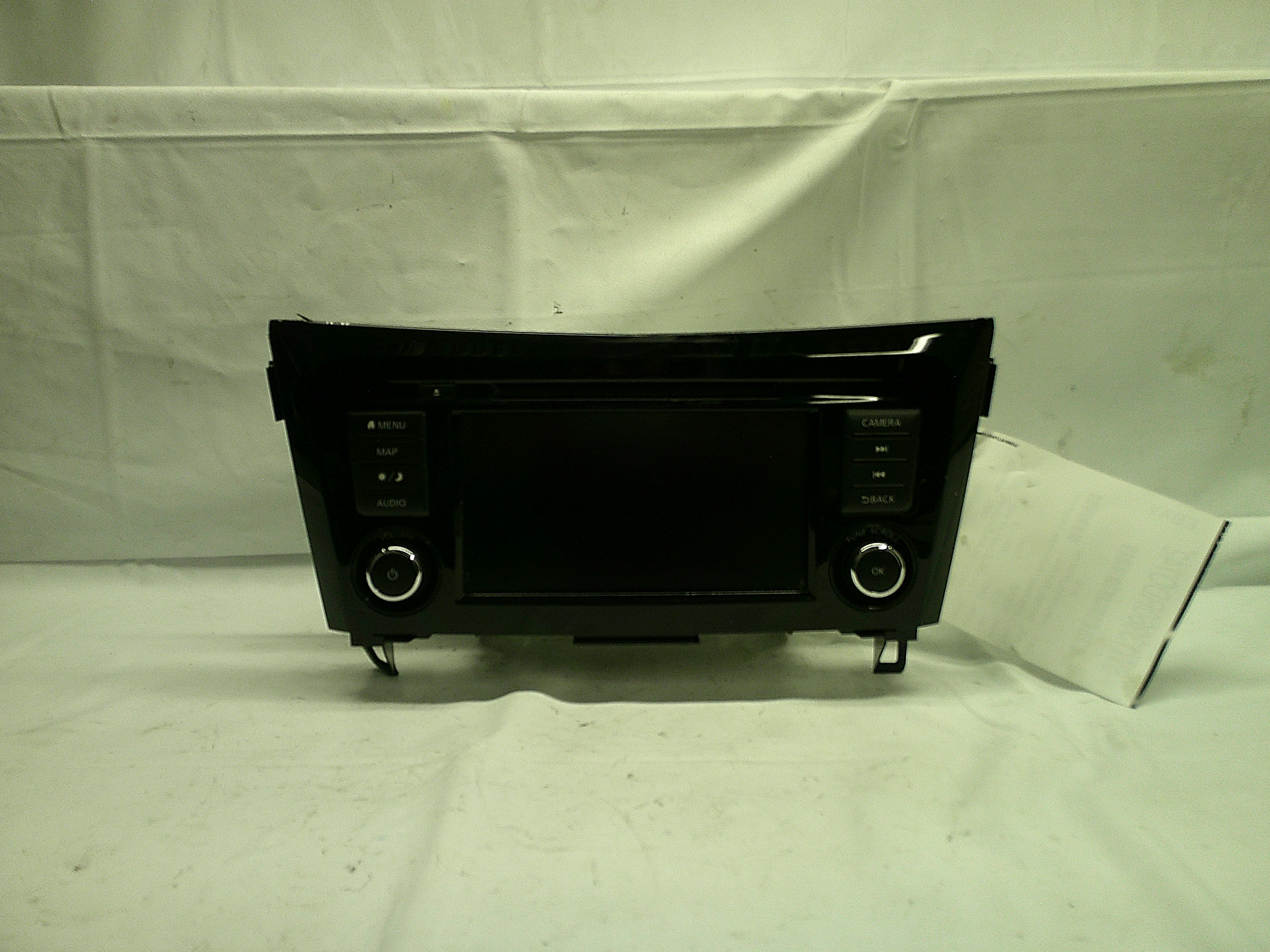 2018 2019 2020 Nissan Rogue AM FM CD Radio Receiver w/Display w/Navigation OEM