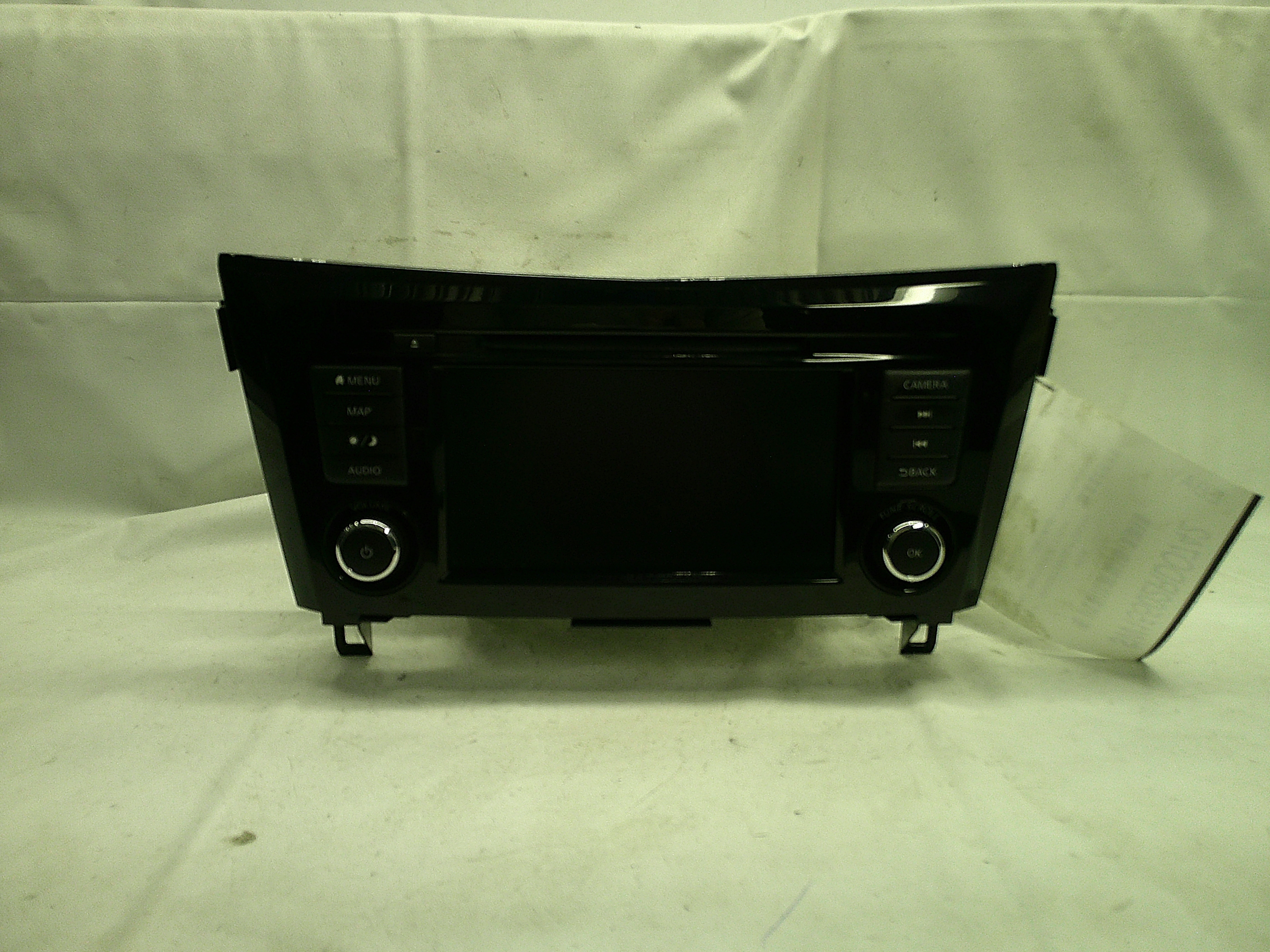 2018 2019 2020 Nissan Rogue AM FM CD Radio Receiver w/Navigation w/Display OEM
