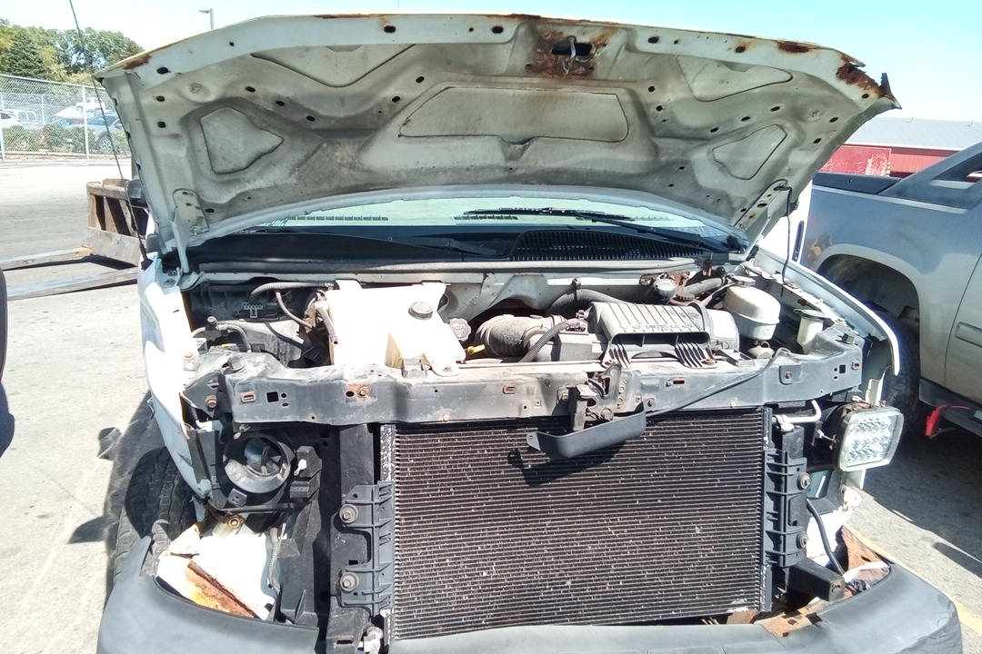 4.8L (VIN V 8TH DIGIT) UTS
