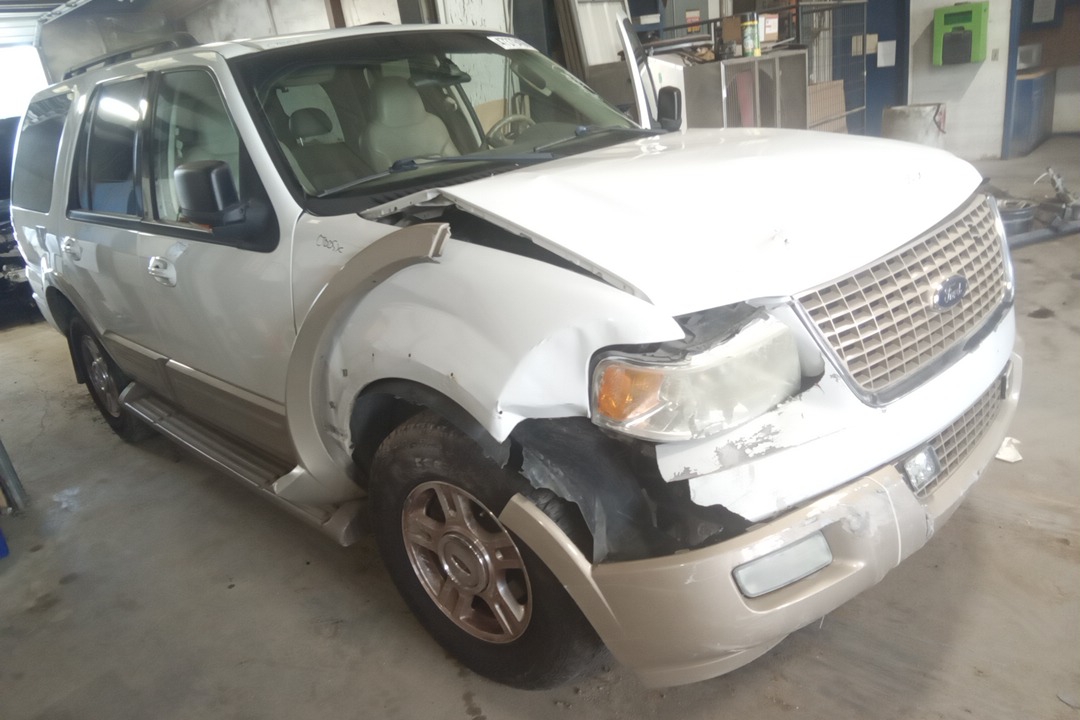 AT; (8-330 5.4L 3V) 4X2