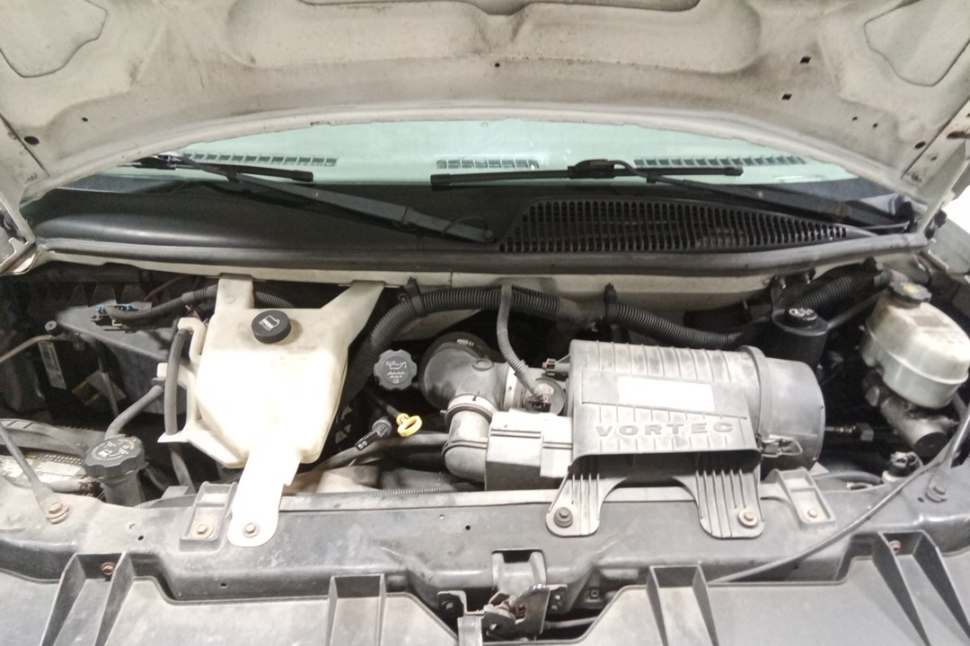 4.8L (VIN C 8TH DIGIT OPT LY2)