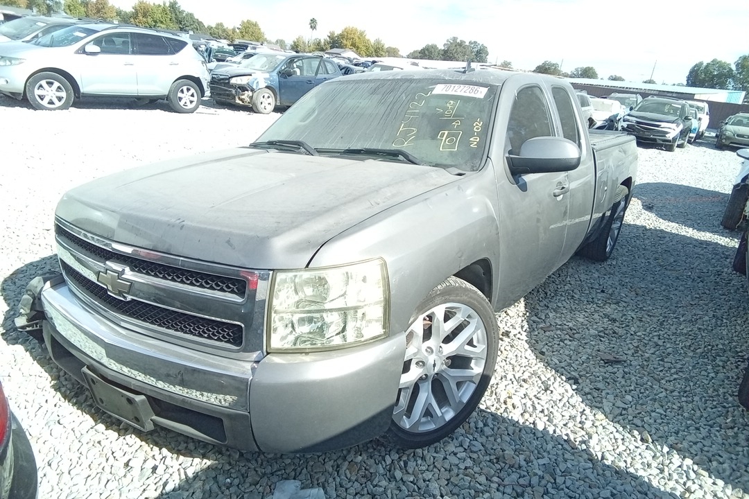 AT; NEW STYLE (SMOOTH DOOR SKIN) 4.8L 4X2