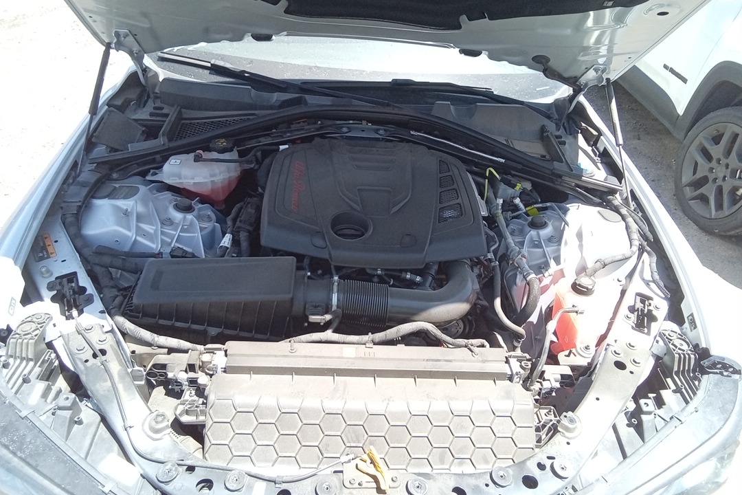 2.0 AUTO RWD 2.0 NR